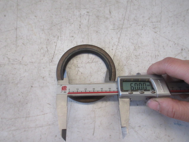 Сальник верхней проушины шарнира полурам 60*80*8/12B0043