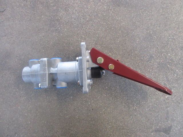 Педаль тормоза с тормозным клапаном CDM853/856D
