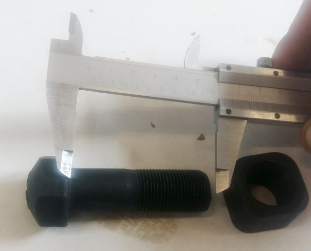 Болт+гайка башмака SD16/203MA-00062+216MA-00061